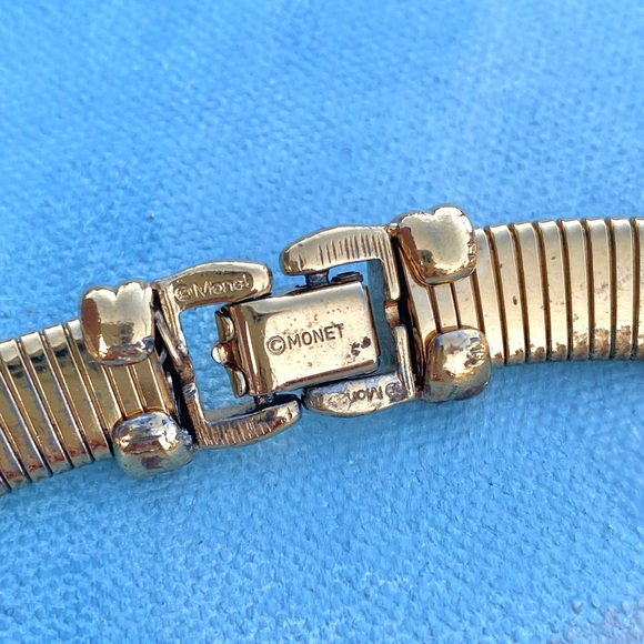 80s Vintage MONET Necklace 22K Gold Plated Flex Collar w/ Black Enamel Signed - Picture 5 of 7